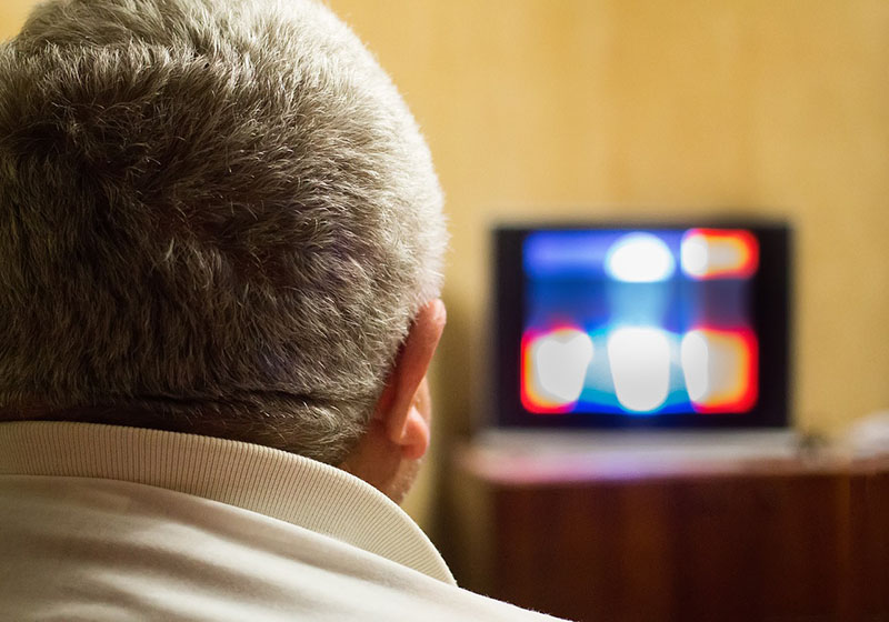這三個動作　讓你看電視打牌時都可以邊做運動