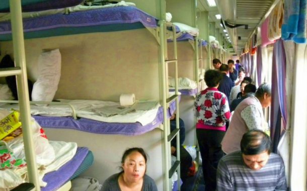 奔馳在中國境內最長的鐵路上