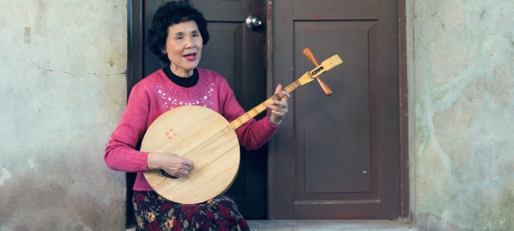 Anke人物｜學唸歌 – 她賣藝求生、她退休養老，為傳承文化而交會