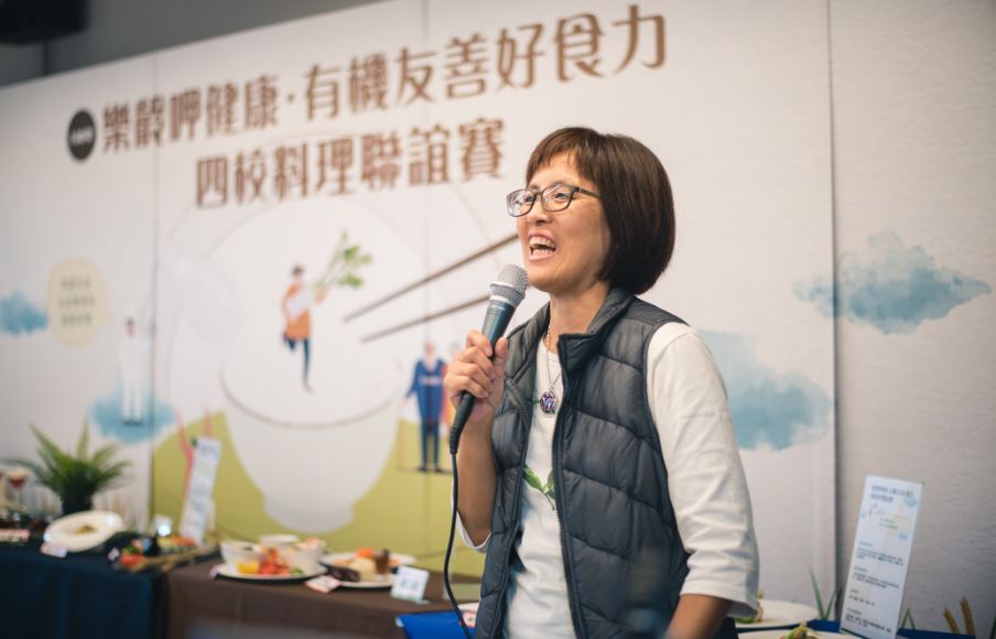 苗栗青新友善合作社發起人陳淑慧積極推廣食農教育給未來的掌廚者。