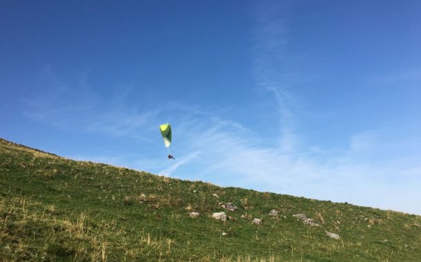 瑞士傳真｜阿爾卑斯山上的自由飛行 – 不退休的飛行傘專家