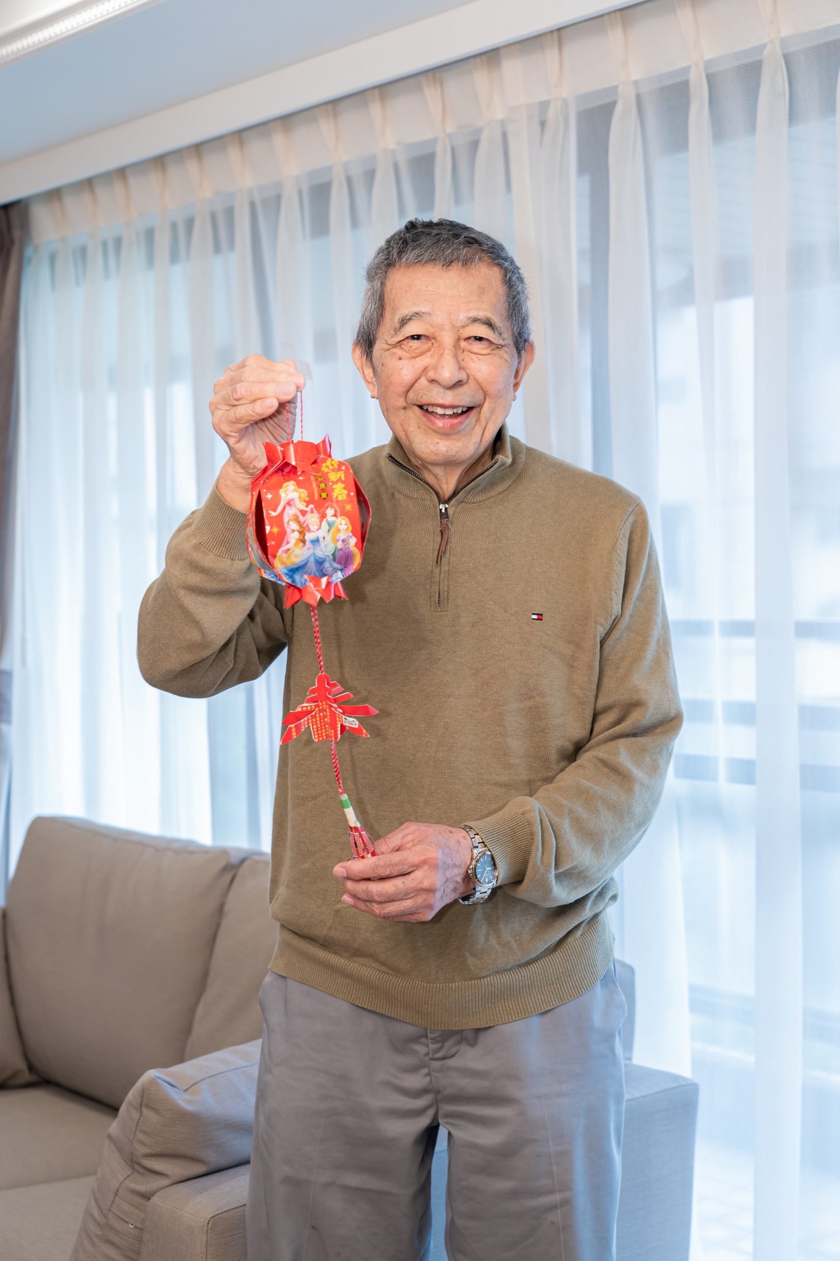 今年86歲的于琛爺爺說，康寧生活會館跟其他地方最大的差別就是：這裡有愛！（攝影／劉字軒）