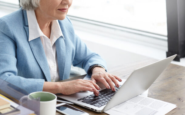 鼓勵壯世代退休族重返職場！一文看懂55+就業獎勵怎麼領？