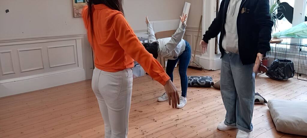 52歲的她，從戲劇治療課程中感受年輕生命的震撼