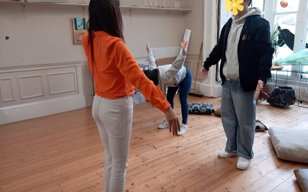 52歲的她，從戲劇治療課程中感受年輕生命的震撼