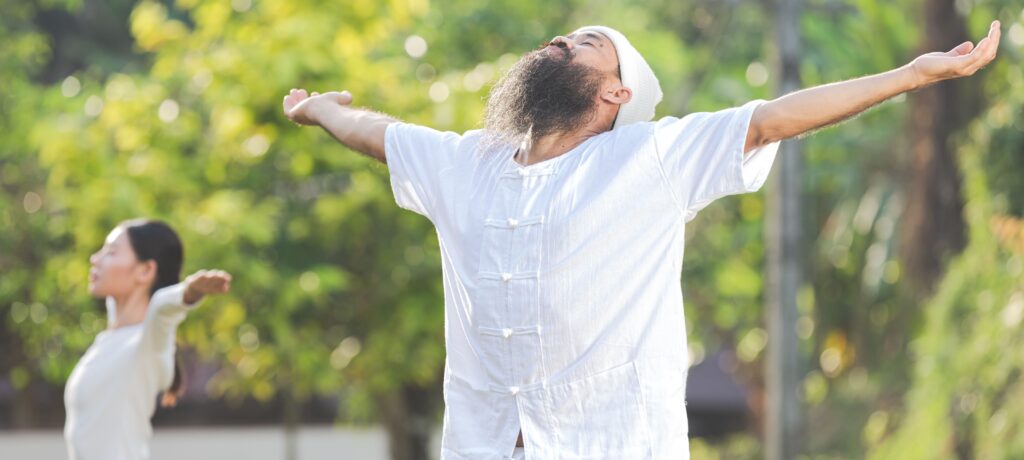 想瘦小腹，先別急著練腹肌！改善駝背更重要
